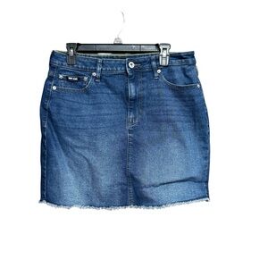 DKNY Size 12  Denim Skirt no rips or distressing